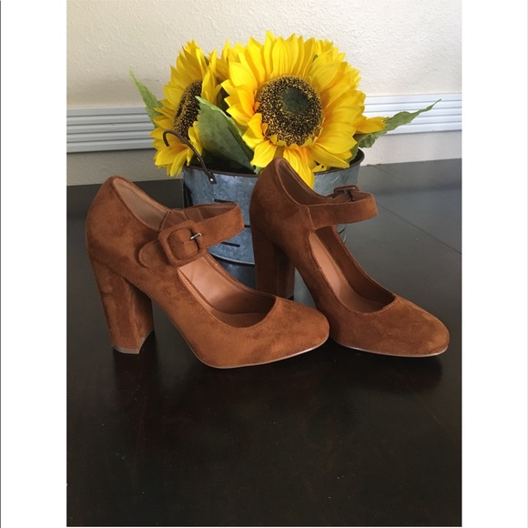 Shoes - 💋⭐️Gorgeous Burnt Orange Wide Heel ⭐️